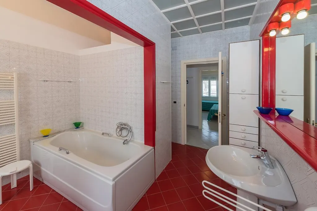 Domitilla House Finale Ligure 0*,  Italien