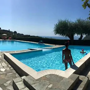 Mombrino Ferienhaus